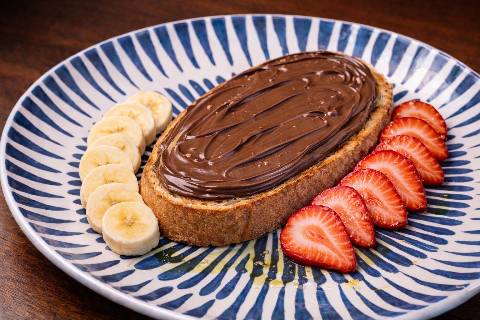 TOSTA NUTELLA, PLATANO Y FRESA